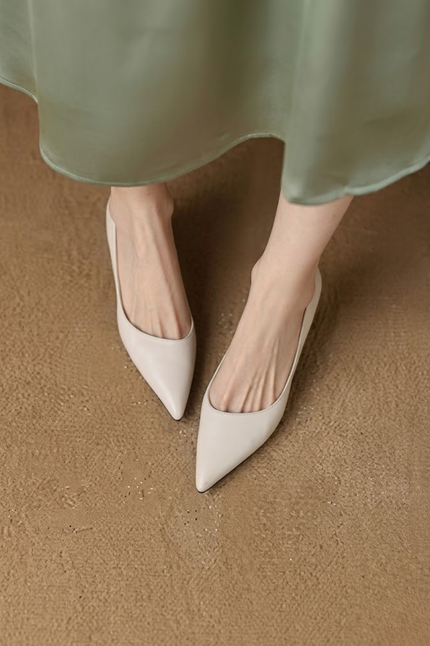 Leather Pointed Loafer Pumps